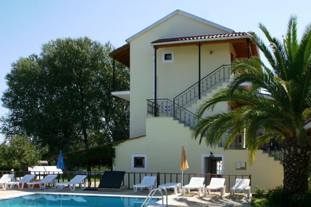Villa Fondas Roda Exteriör bild